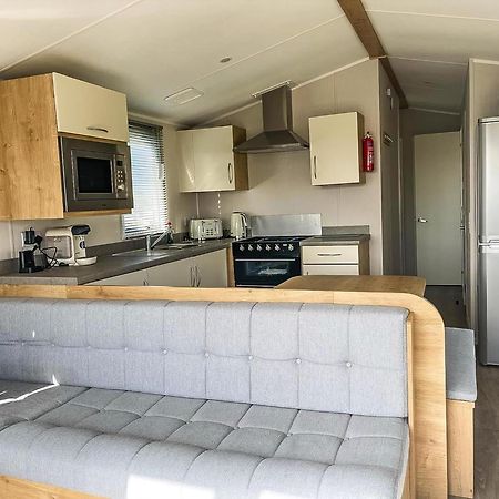 Lovely 8 Berth Caravan For Hire At Barmston Beach Holiday Park Ref 62002O Hotel Lund Exterior photo