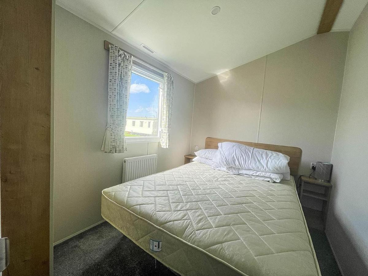Lovely 8 Berth Caravan For Hire At Barmston Beach Holiday Park Ref 62002O Hotel Lund Exterior photo
